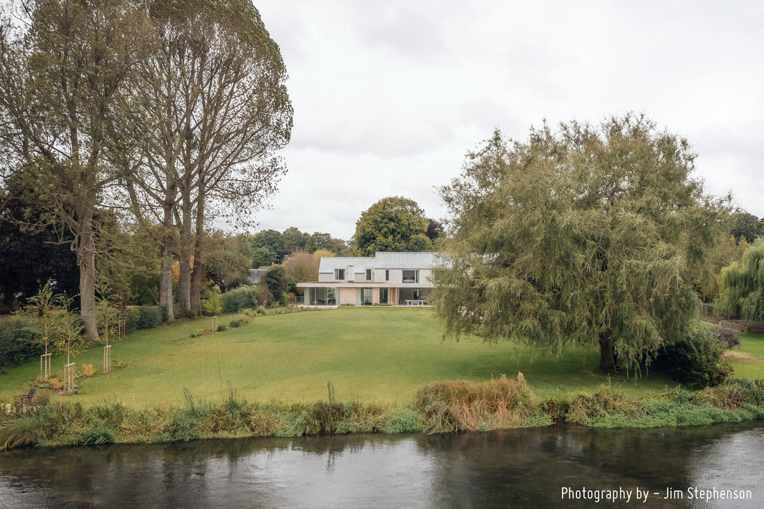 Chalk House by Oliver Leech Architects river Test view