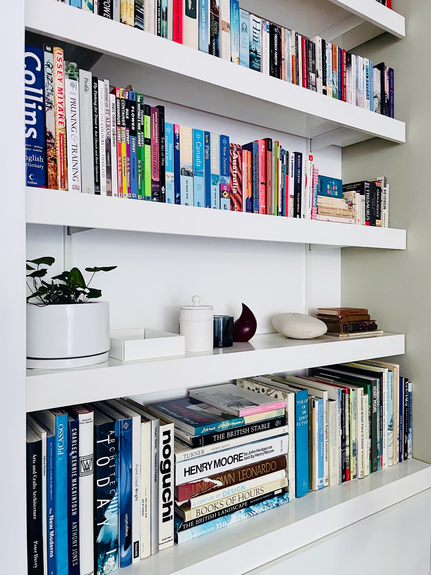 Modern wall mounted alcove shelving