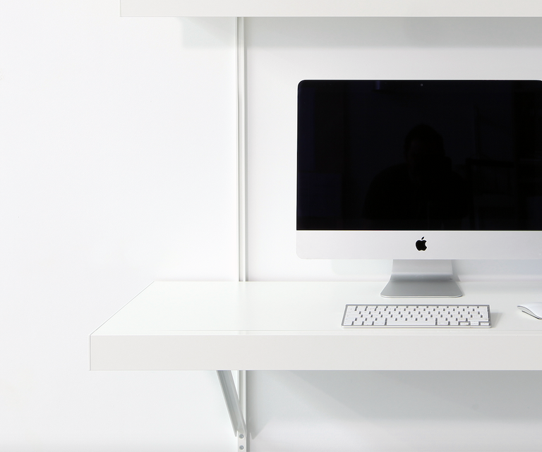 ON&ON desk with shelves in white