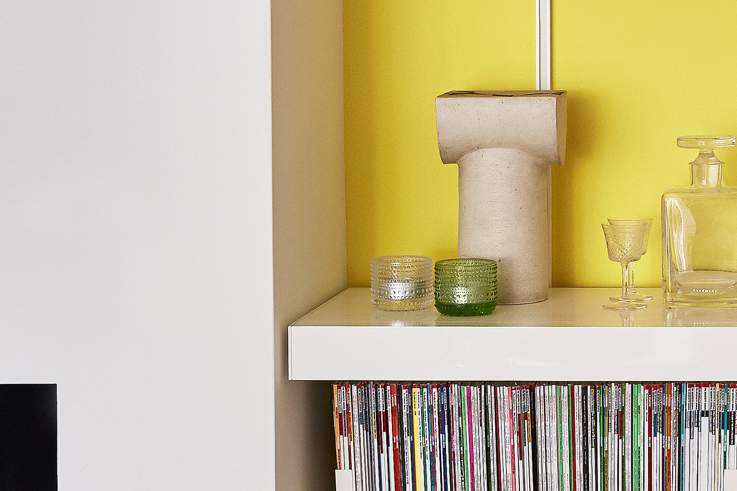 Deep floating shelf detail in alcove