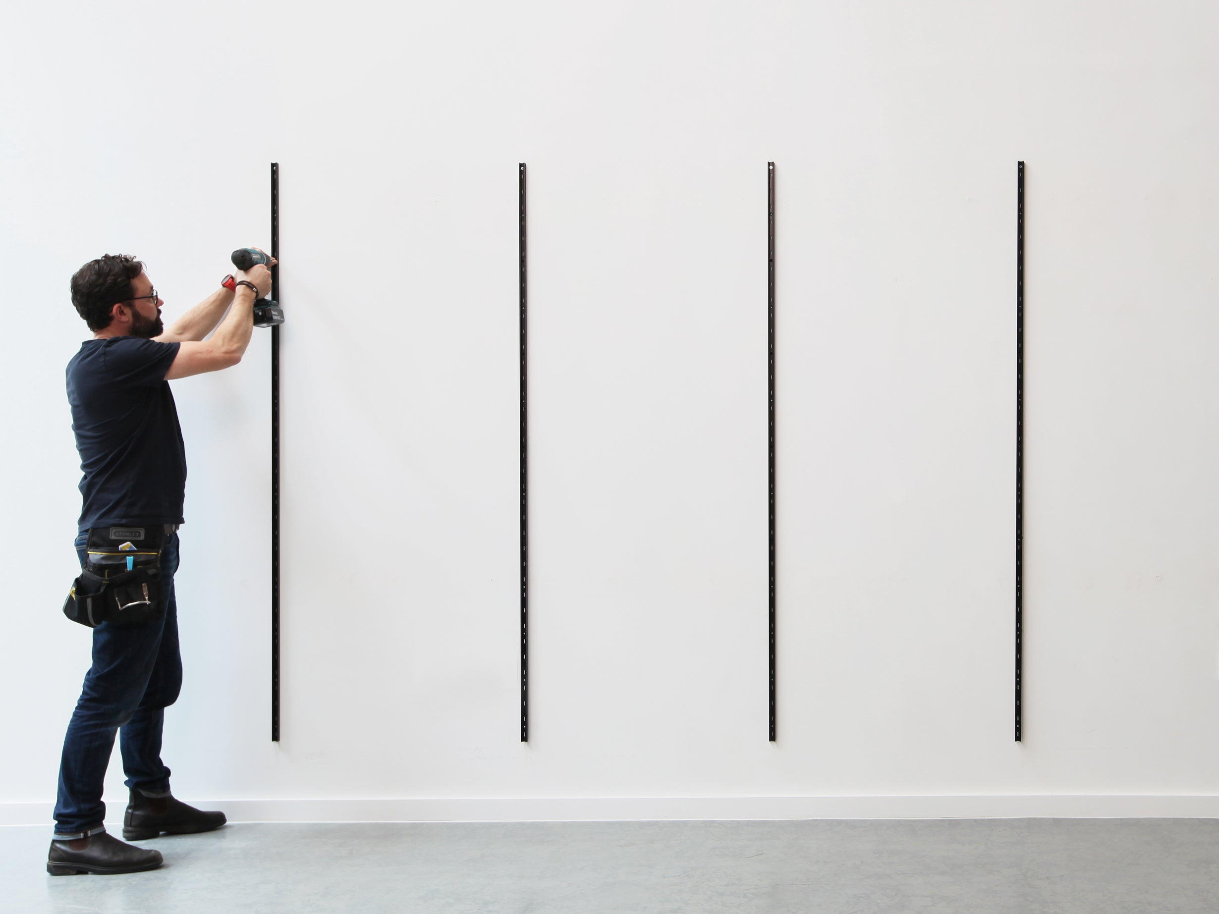 Wall rails + cover