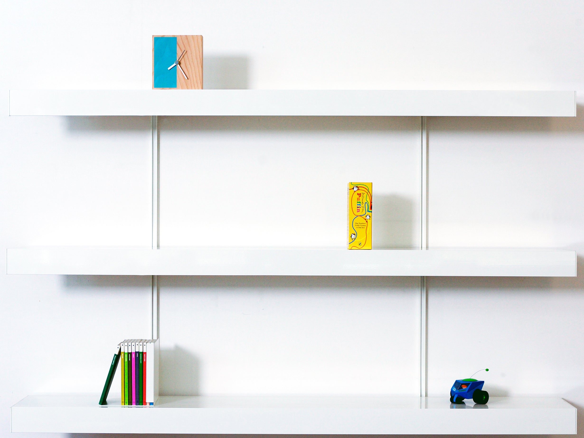 ON&ON white wall mounted shelves