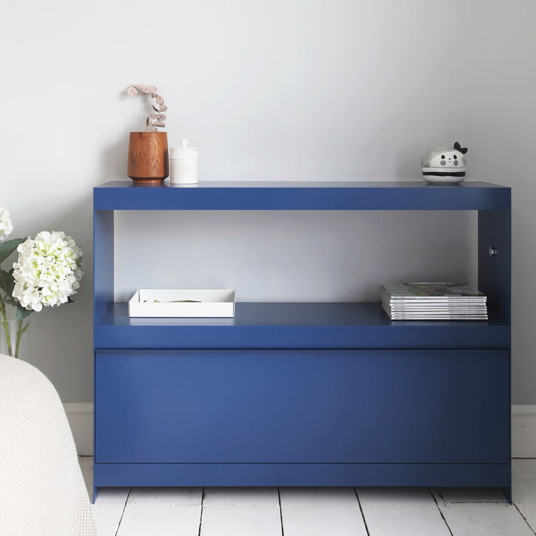 span m3 modular shelving system in blue with cabinet door
