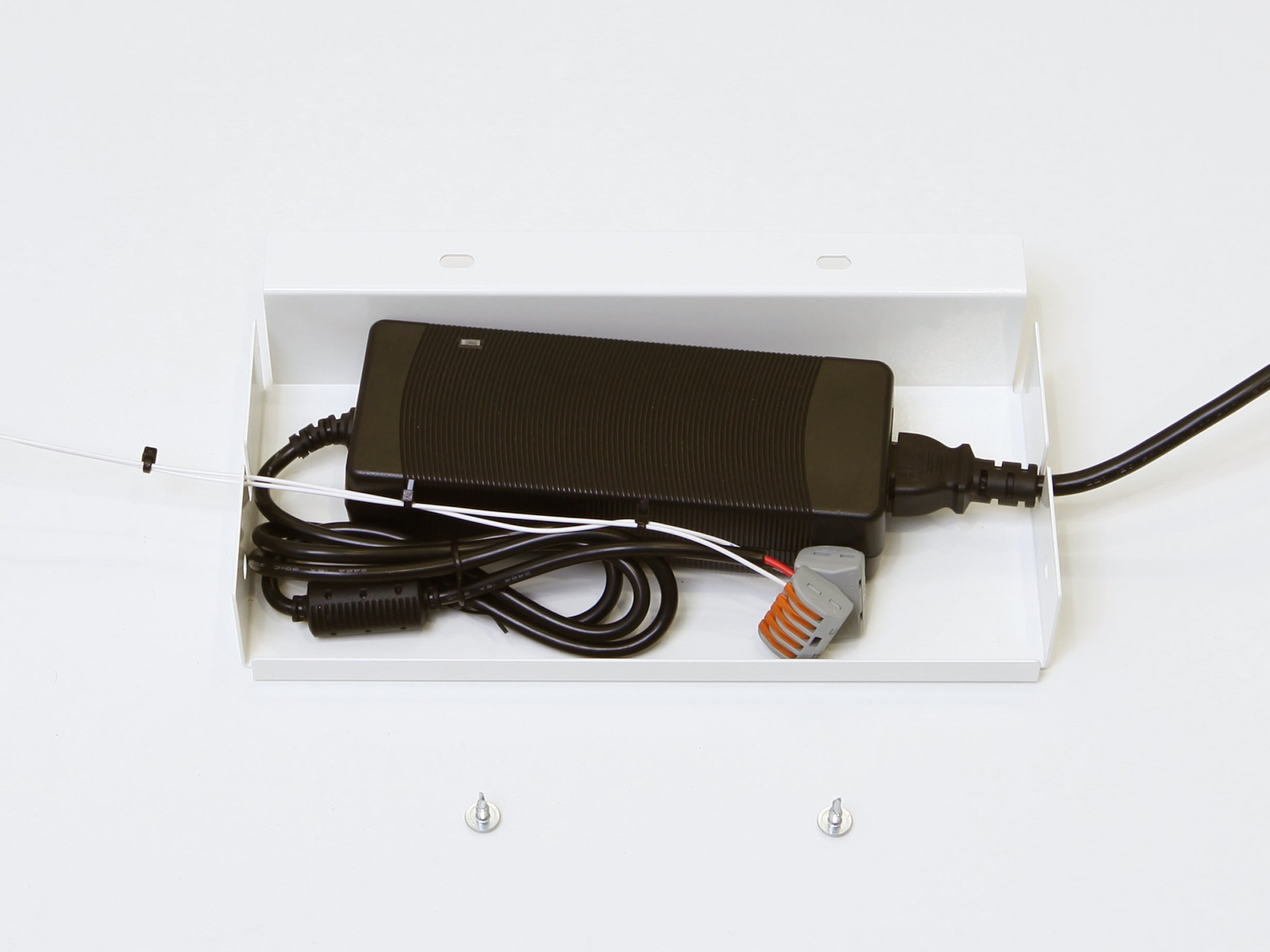 Lighting cable tray