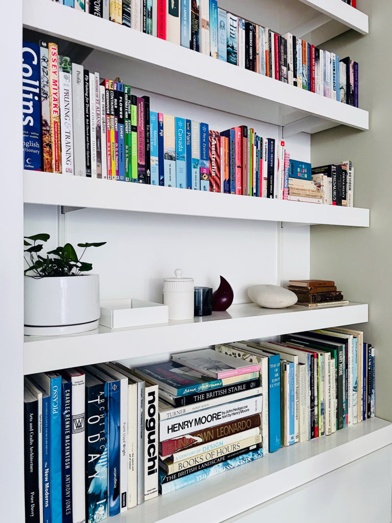 Modern alcove shelving by ON&ON